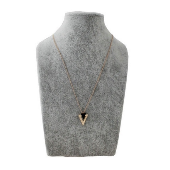 🆕 LAST | Double Triangle Necklace - Picture 4 of 4